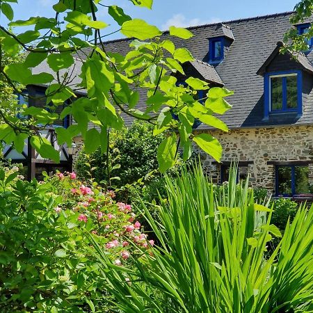 Maison En Pierre Dans Son Nid De Verdure Roz-Landrieux Экстерьер фото