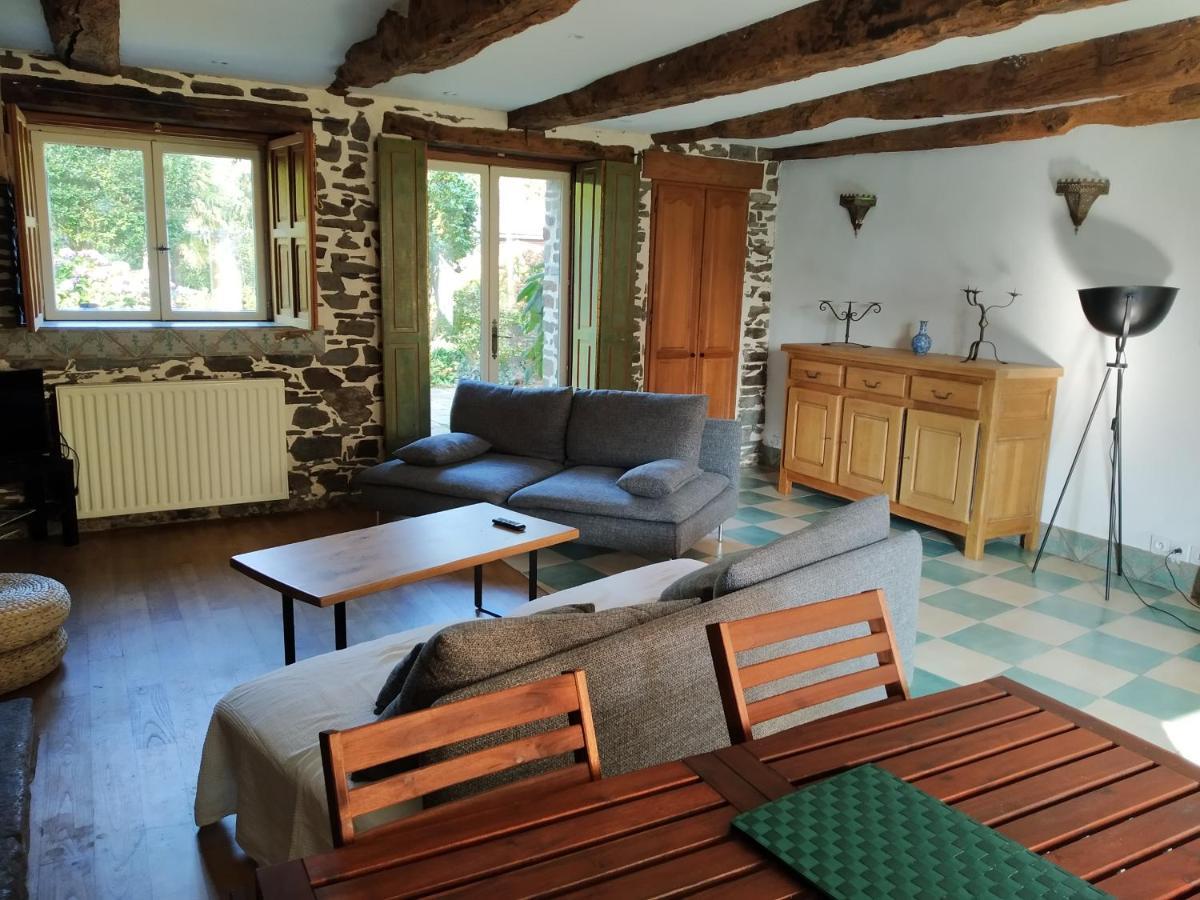 Maison En Pierre Dans Son Nid De Verdure Roz-Landrieux Экстерьер фото