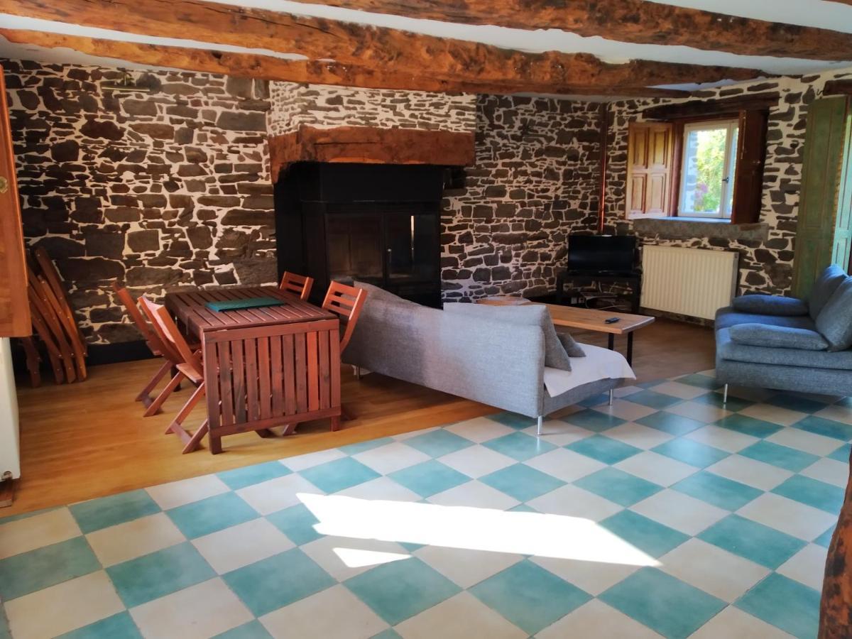 Maison En Pierre Dans Son Nid De Verdure Roz-Landrieux Экстерьер фото