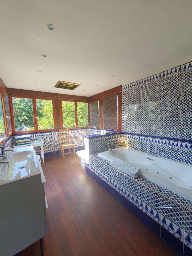 Maison En Pierre Dans Son Nid De Verdure Roz-Landrieux Экстерьер фото