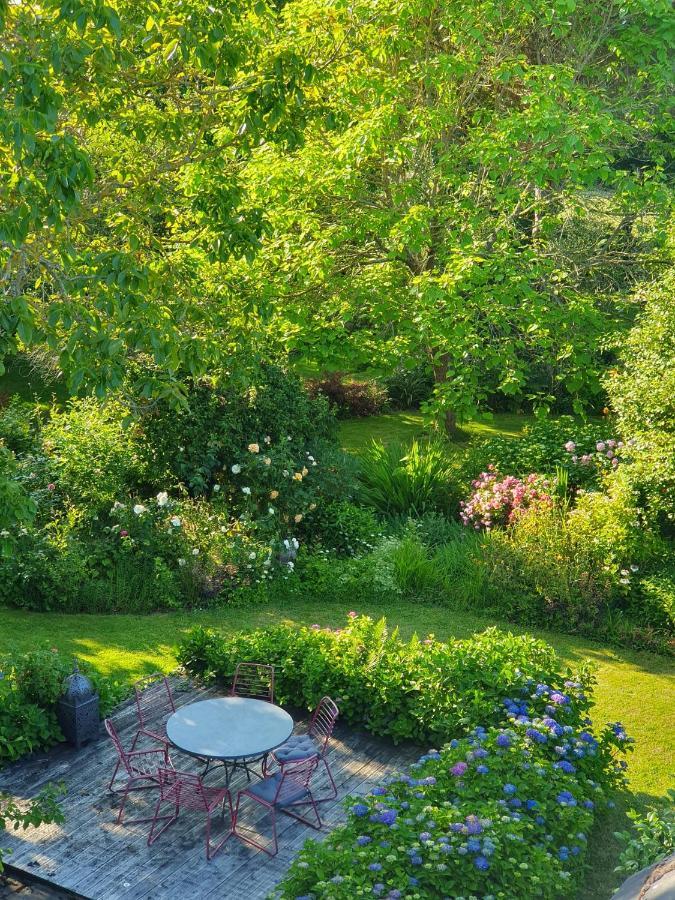 Maison En Pierre Dans Son Nid De Verdure Roz-Landrieux Экстерьер фото