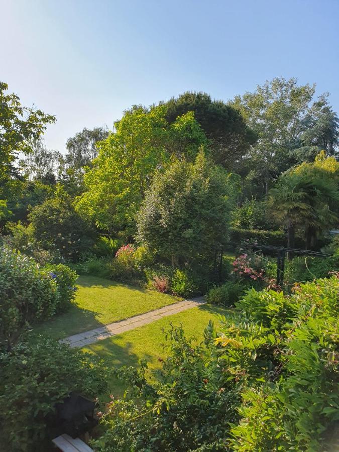 Maison En Pierre Dans Son Nid De Verdure Roz-Landrieux Экстерьер фото